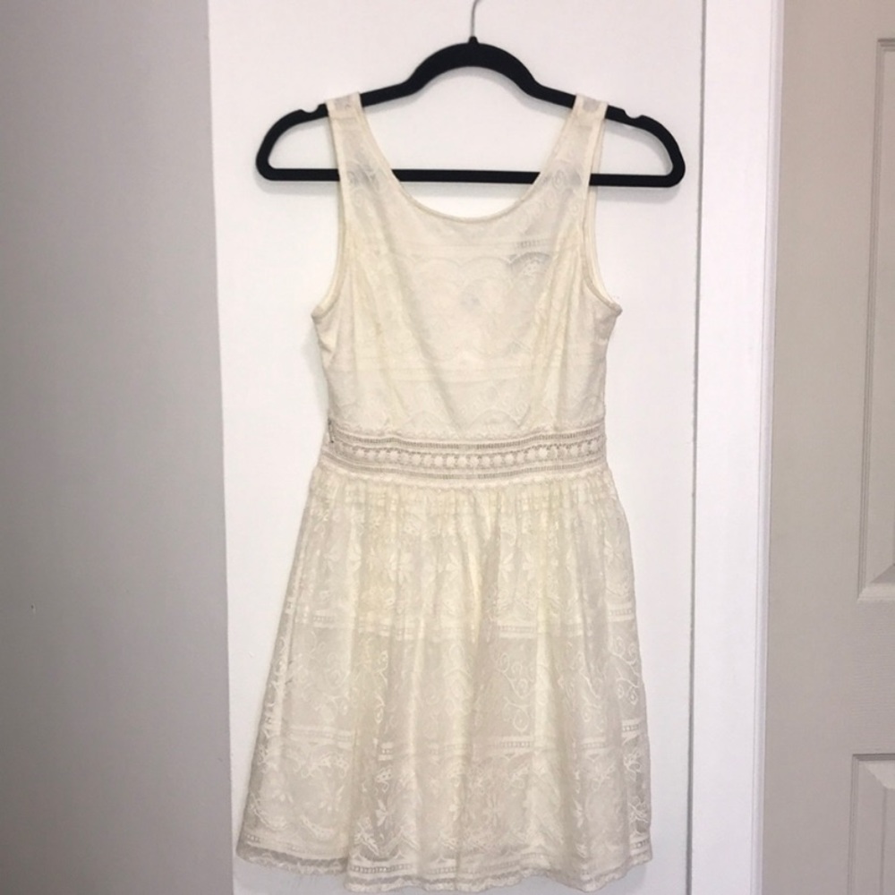 Off-white Lace Mid-Cutout Party Dress
